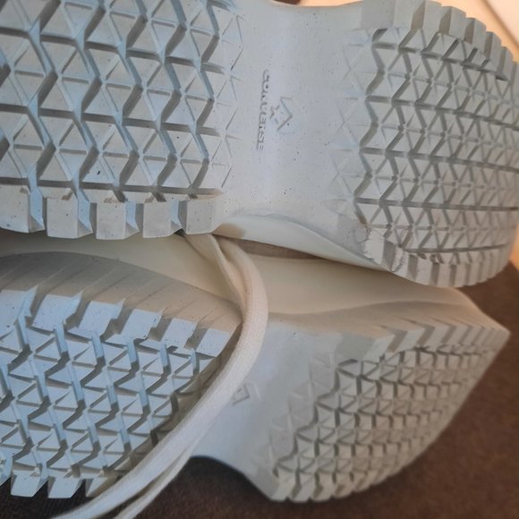 Converse White Textured High-Top Sneakers - Picture 4 of 5